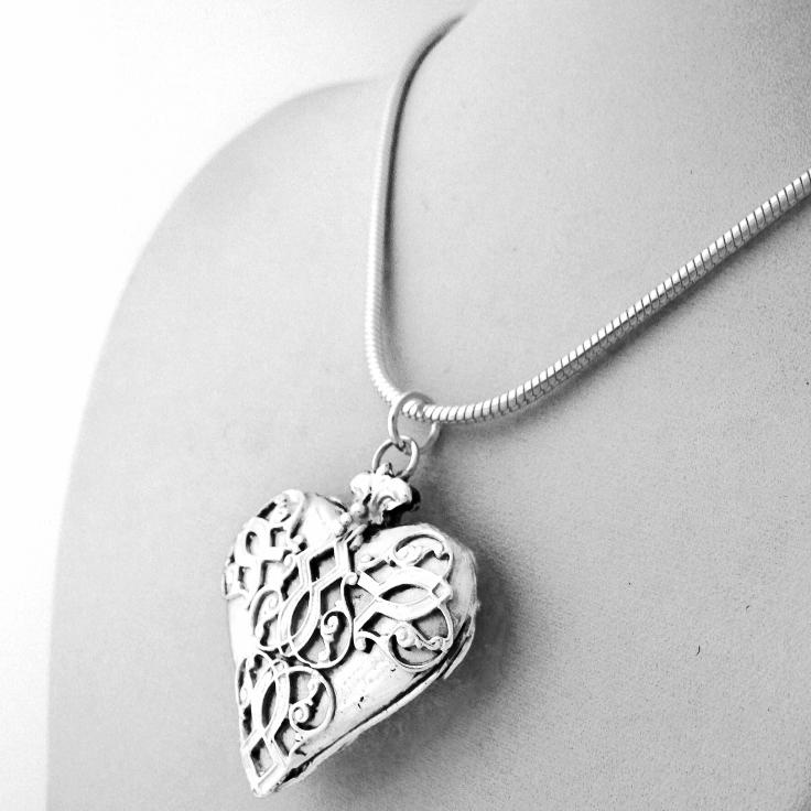 Classical Decorative Heart in White Bronze